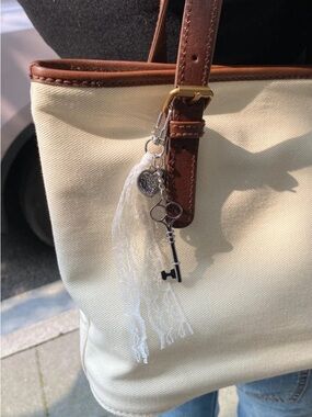 Brandy melville silver heart keychain